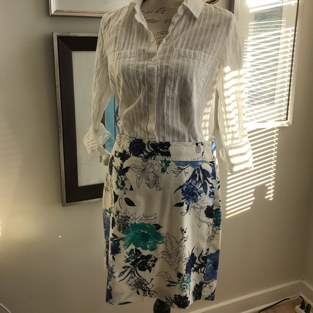 Loft Skirt - Picture 2 of 6